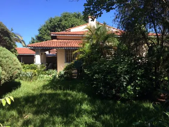 Vendo  casa de campo em Condomínio Fechado próximo ao CEASA