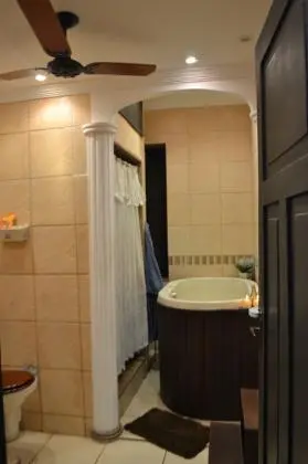 IMÓVEL RESIDENCIAL OU COMERCIAL - APARTAMENTO DE 140 M2 (UM POR ANDAR)