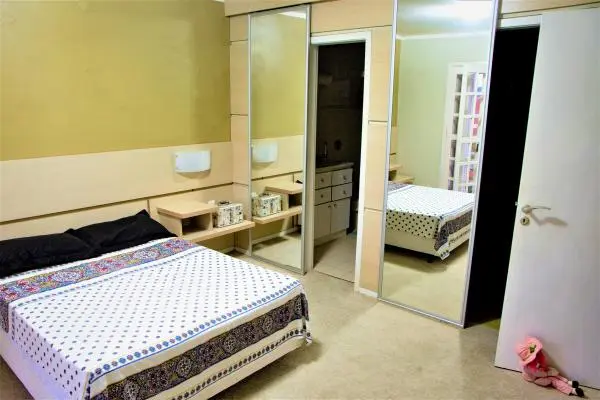 Venda  - Casa em condomínio no bairro Espirito Santo em Porto Alegre/RS