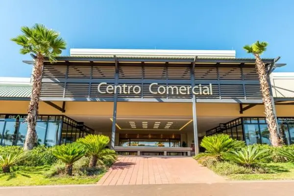 Vendo 2 Terrenos / Lotes no interior - Condomínio Fechado