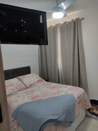 Vendo Casa Duplex com 2 quartos, banheiro, lavabo, sala, cozinha