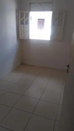 Vendo uma casa com a laje.