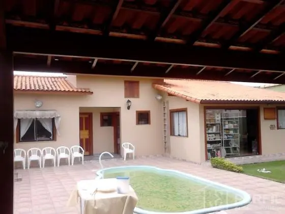 ALUGO Casa estilo colonial, Condomínio Helena Varella 2, Maricá, bairro Flamengo