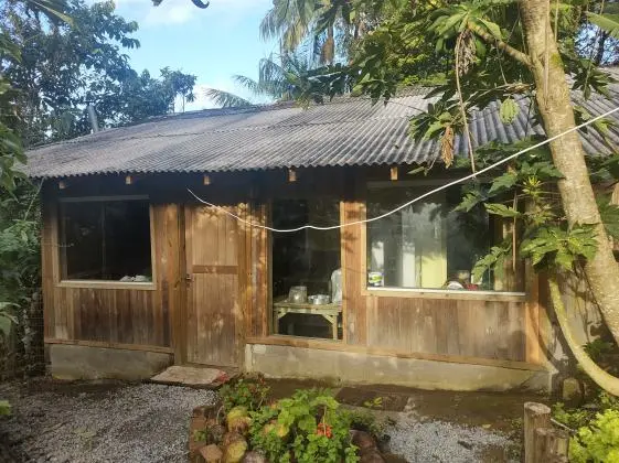 Sitio com casas, rio, natureza, agua pura