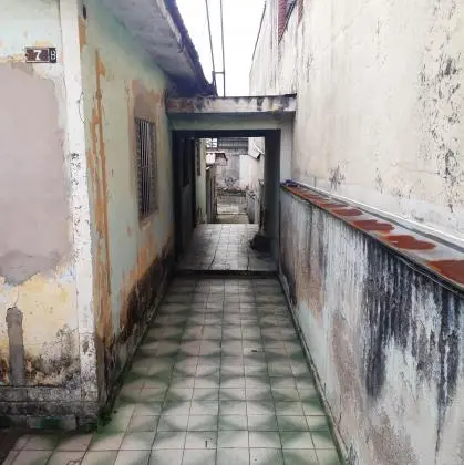 Aluga-se Casa: 1 dorm - 1 sala - 1 Cozinha - 1 Banheiro
