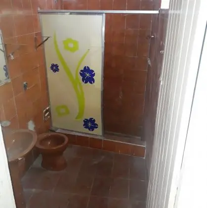 Aluga-se Casa: 2 dorms - 1 sala - 1 Cozinha - 1 Banheiro