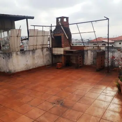 Aluga-se Casa: 2 dorms - 1 sala - 1 Cozinha - 1 Banheiro