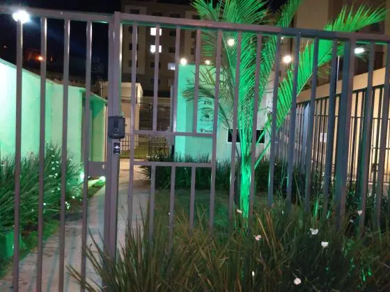 Apartamento com 2 quartos e 1 banheiro