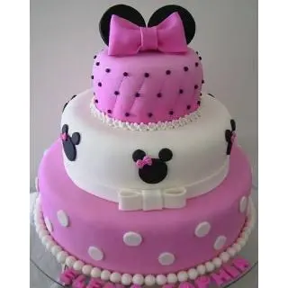 Bolo da Minnie de 3 Andares Rosa com Branco, Orelinhas e Laço em Pasta Americana