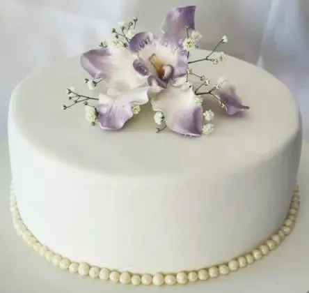 Bolo de Pasta Americana com Decoração de Orquidea - Essence_Candy