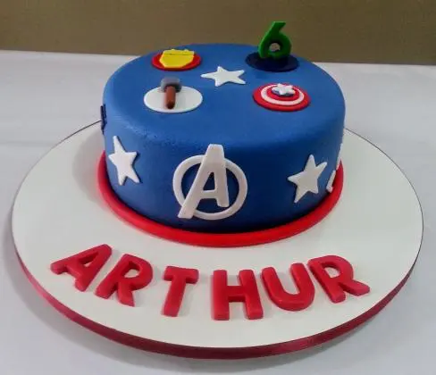 Bolo de Pasta Americana dos Vingadores - Essence Candy