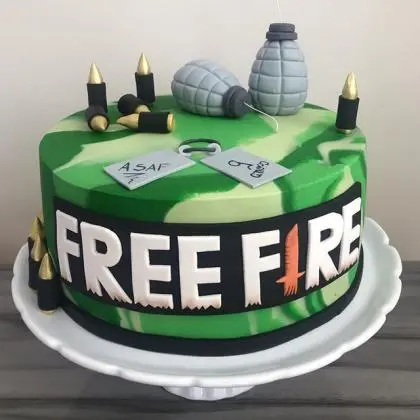 Bolo de Pasta Americana FREE FIRE - Essence Candy