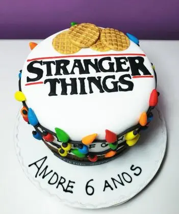 Bolo de Pasta Americana Stranger Things - Essence Candy