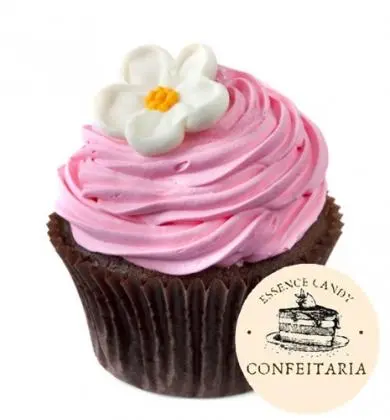 Cupcake de Chocolate com Cobertura de Chantilly Rosa com Flor em Pasta Americana - Essence Candy