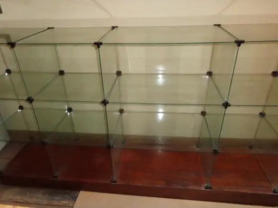 Balcões de vidro modulado para exposição e atendimento loja ou feiras.