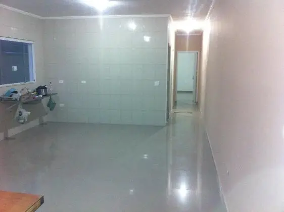 Casa Térrea com excelente acabamento e bem arejada