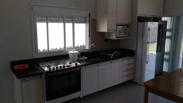 Linda casa com piscina em Caioba - Matinhos/PR
