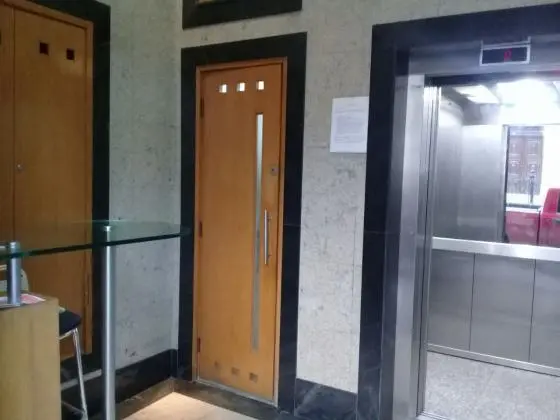 Alugo sala comercial perto do VLT e Fórum de Santos