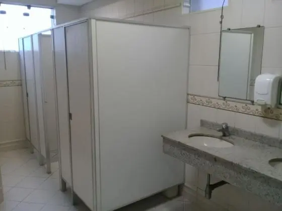 Alugo sala comercial perto do VLT e Fórum de Santos