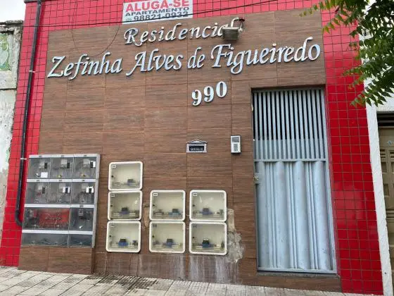 Apartamento no prédio Zefinha Alves de Figueiredo