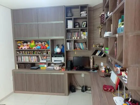 Casa a venda em condomínio fechado