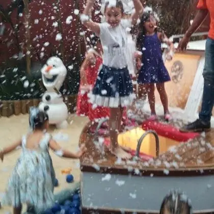Locação de máquinas de neve artificial para festas e eventos