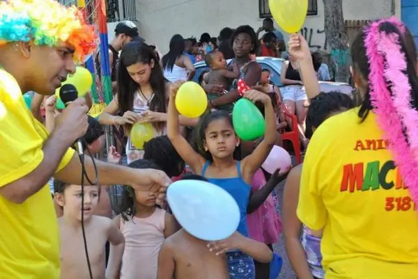 Recreação Infantil A Festa Divertida