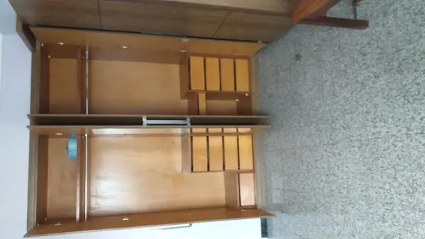 Apartamento de 126m2 com piso todo em granito e com móveis embutidos.
