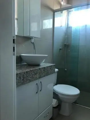 Apartamento mobiliado com vista mar
