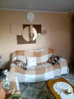 vendo 2 casas uma para moradia e a outra para aluguel