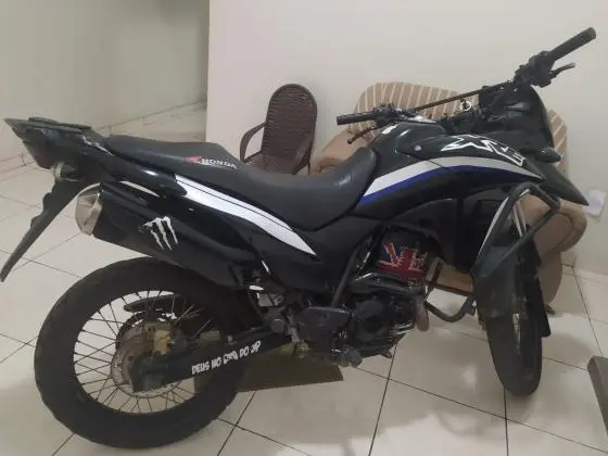 Vendo moto Xre300