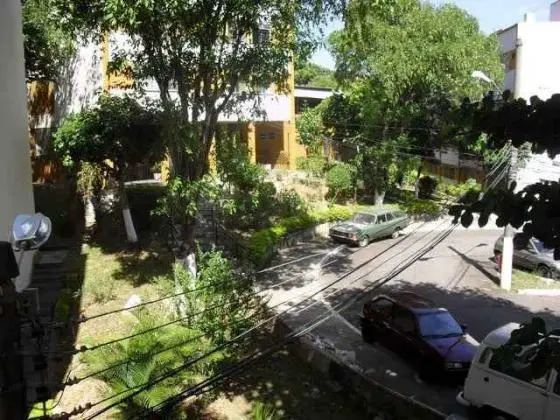 Apartamento de 1 quarto na Praça Seca em Condomínio Fechado
