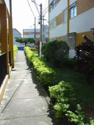 Apartamento de 1 quarto na Praça Seca em Condomínio Fechado