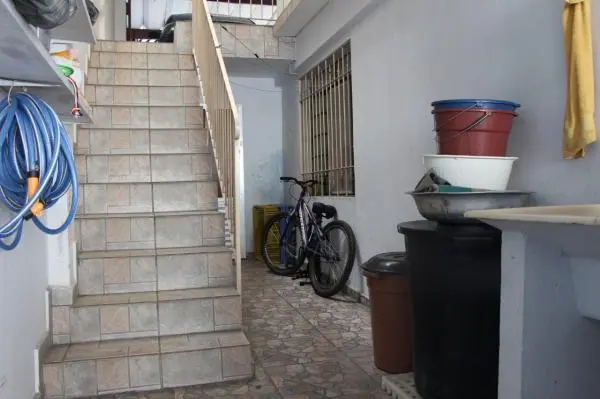 CASA TÉRREA 3 QUARTOS 3 VAGAS E QUINTAL COM CHURRASQUEIRA