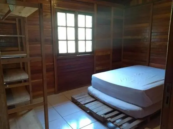 Sítio com duas casas excelentes