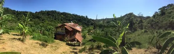 Sítio com duas casas excelentes