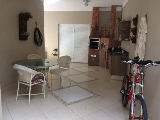 Vendo linda casa no condomínio portal da colina