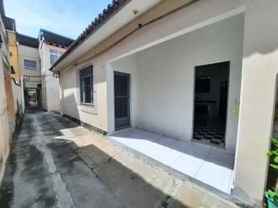 Aluga se Casa de Vila - 2 quartos - Marechal Hermes