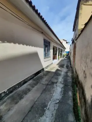 Aluga se Casa de Vila - 2 quartos - Marechal Hermes