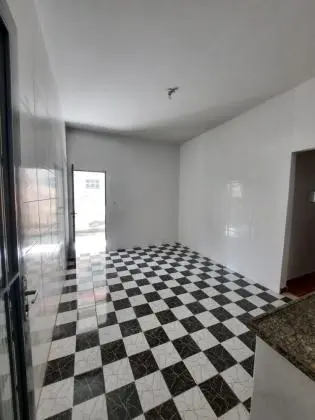 Aluga se Casa de Vila - 2 quartos - Marechal Hermes