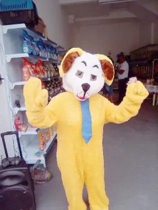 mascote do cachorro  e locução  para inaugurações e promoções