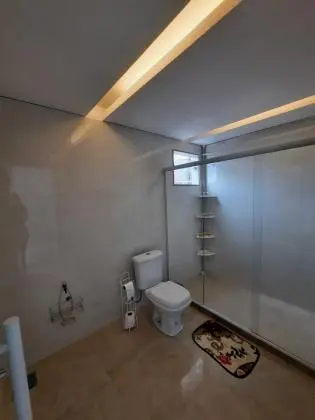 Casa de 2 quartos com closet (1 suítes) - Próximo a Est. Bandeirantes