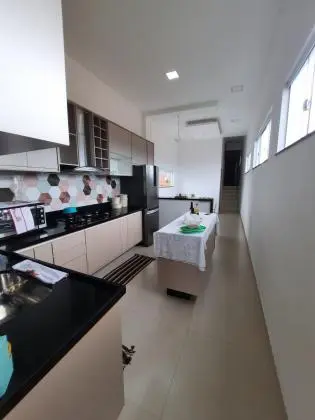 Casa de 2 quartos com closet (1 suítes) - Próximo a Est. Bandeirantes
