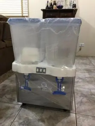 Locação de Refresqueira Suqueira Maquina de suco 2 cubas para Festa Aniversario Evento