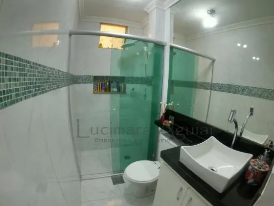 Localizado no bairro Sagrada Família, o apartamento favorece com localização privilegiada e perto de tudo que seu dia a dia precisa.