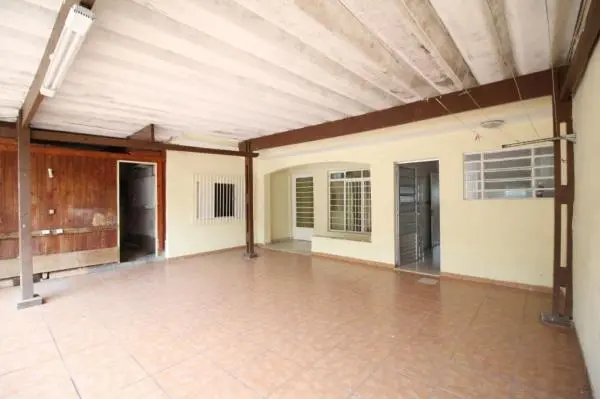 Vende-se casa em Osasco/Umuarama