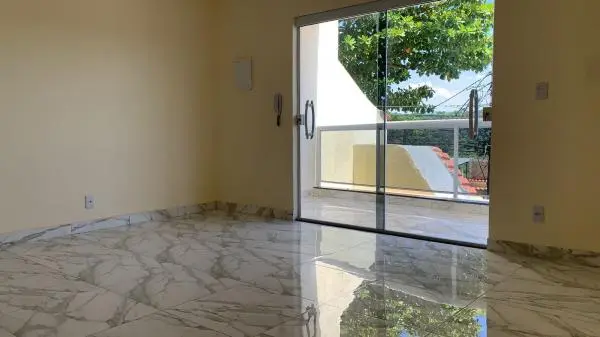Alugo ótima casa nas Pitangueiras