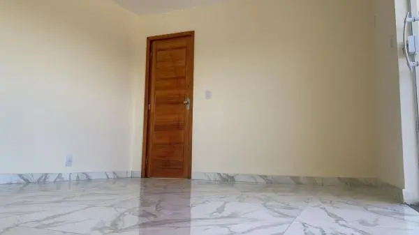 Alugo ótima casa nas Pitangueiras