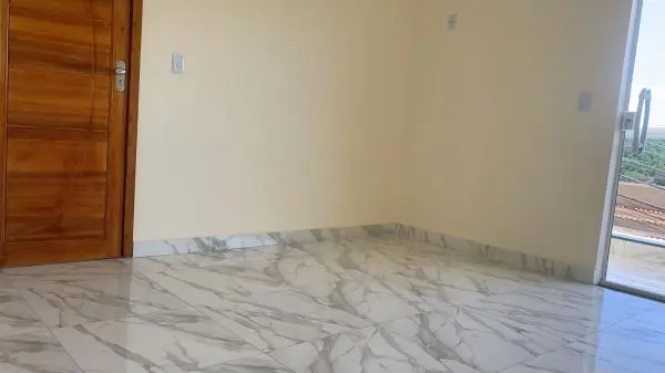 Alugo ótima casa nas Pitangueiras