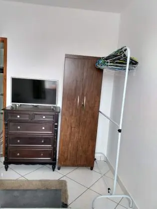 Alugo quarto mobiliado individual